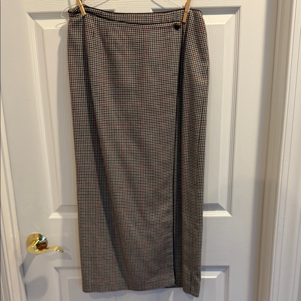 Chic Houndstooth Wrap Skirt